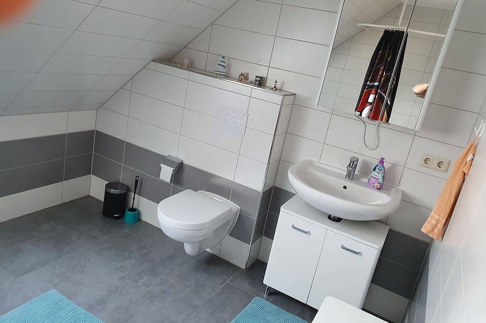 Ganze Wohnung, Schöne Ferienwohnung in ruhiger Wohnsiedlung mit unverbautem Feldblick in Wankendorf, Südliche Ostseeküste