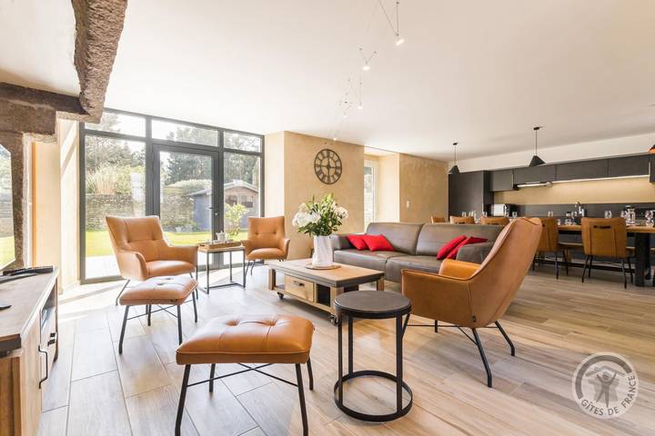 Gîte pour 12 personnes, avec jardin et terrasse, animaux acceptés dans Vicq-sur-Mer - 3