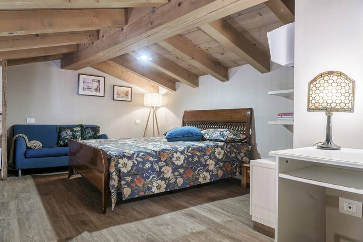 Studio entier, Corte Monteleone - Appartamento con 3 camere e 3 bagni in Castelnuovo del Garda, Montagnes autour du lac de Garde