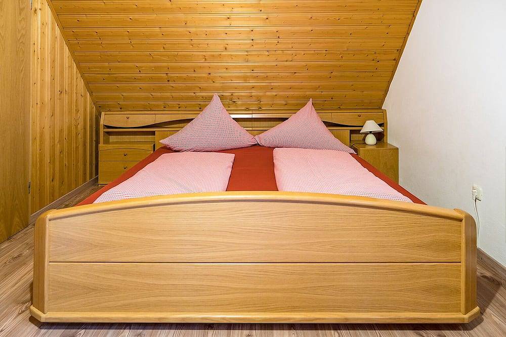 Ganze Wohnung, Gemütliche Ferienwohnung auf 2 Ebenen mit 2 Schlafzimmern in Altenkunstadt, Oberes Maintal - Coburger Land