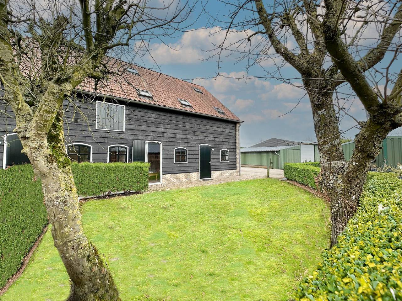Geheel appartement, Fijn appartement op de begane grond met tuin in Drimmelen, Nationaal Park De Biesbosch