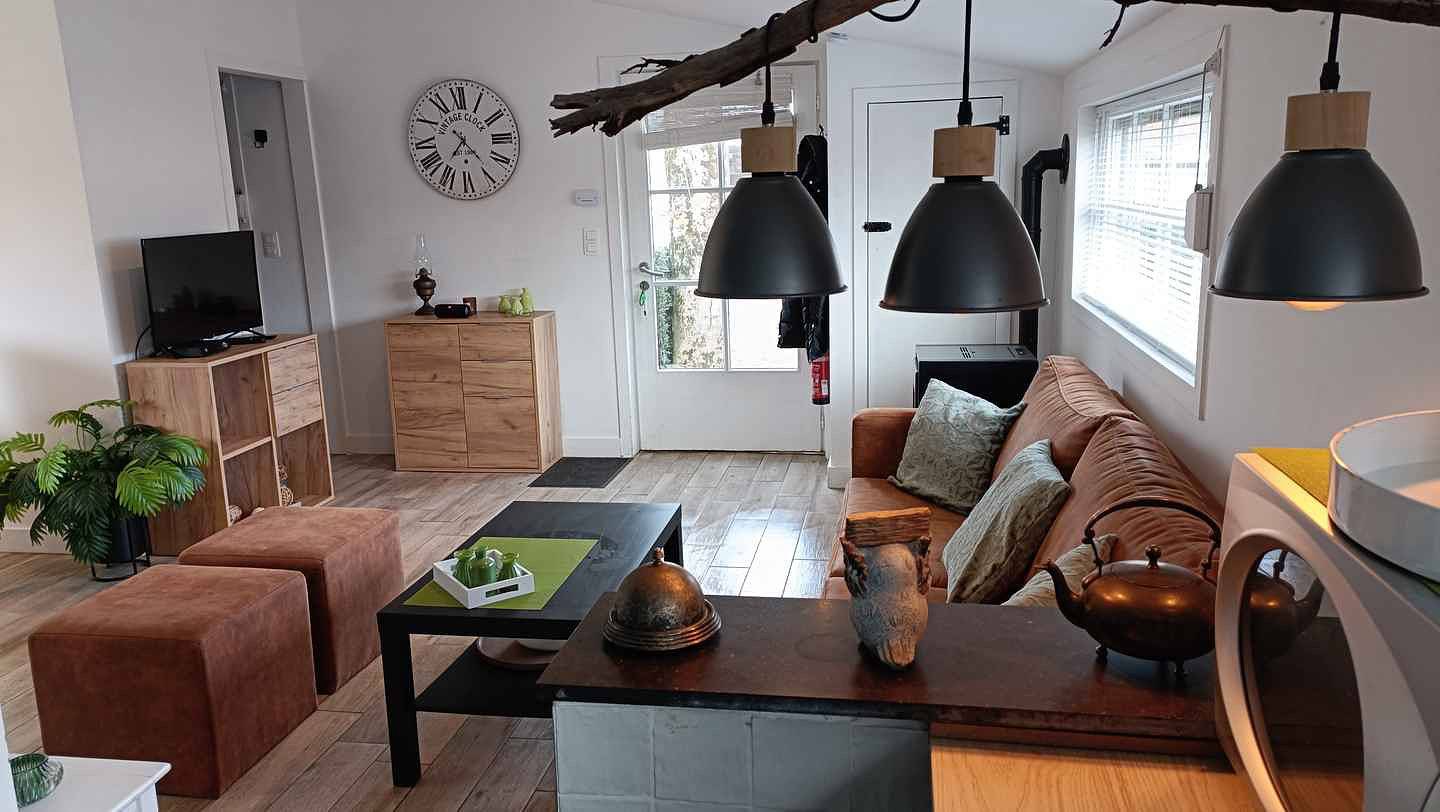Vakantiepark Klein Strand - Luxe Houten Chalet in Jabbeke, West-Vlaanderen