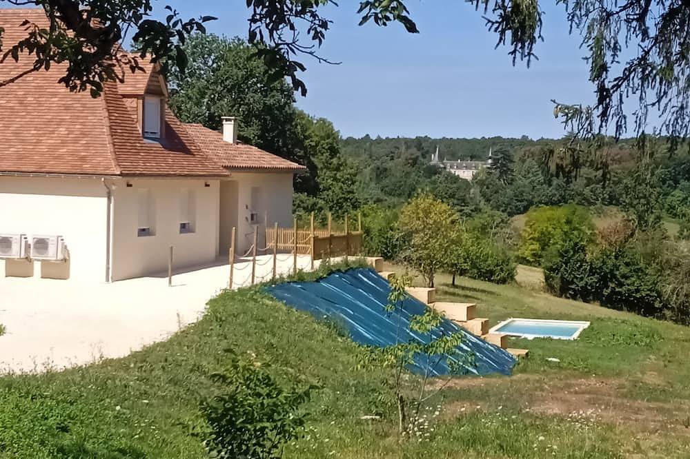 Gîte with swimming pool for 14 people in Périgord noir in Rouffignac-Saint-Cernin-de-Reilhac, Périgord Noir