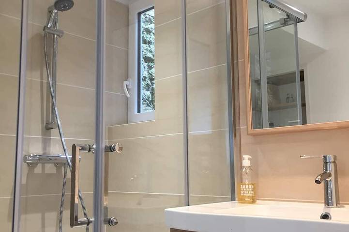 Location de vacances pour 2 personnes, avec jardin et jacuzzi dans Saint-Énogat - 3