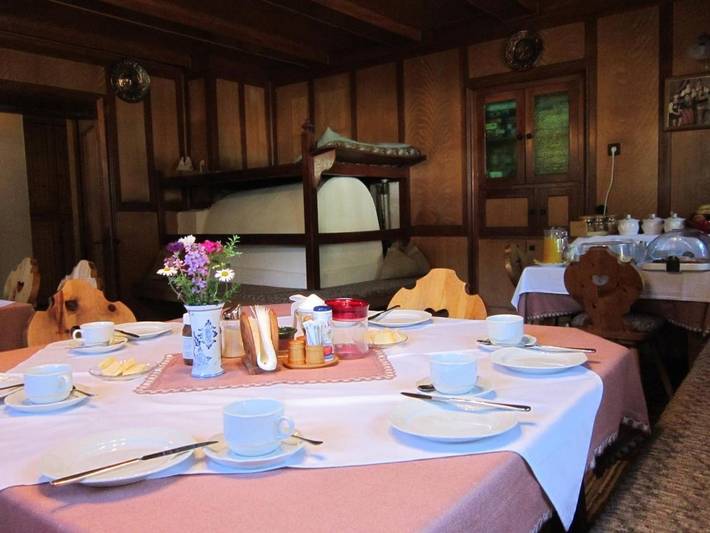 Privatzimmer für 3 Personen, mit Ausblick und Balkon sowie Garten in Prägraten am Großvenediger - 2