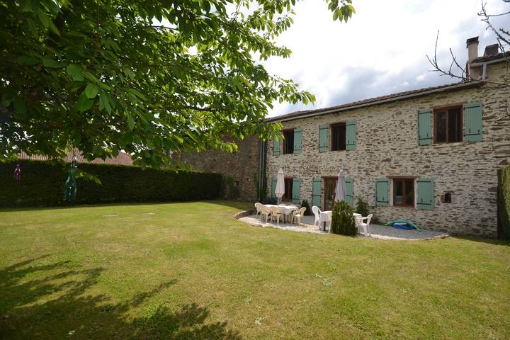 Gîte pour 9 personnes, avec piscine, adapté aux familles en Nouvelle-Aquitaine - 4