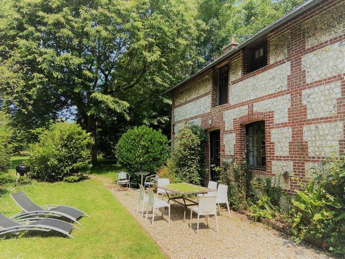 Location de vacances pour 6 personnes, avec piscine ainsi que jardin et sauna, animaux acceptés à Vattetot-sur-Mer
