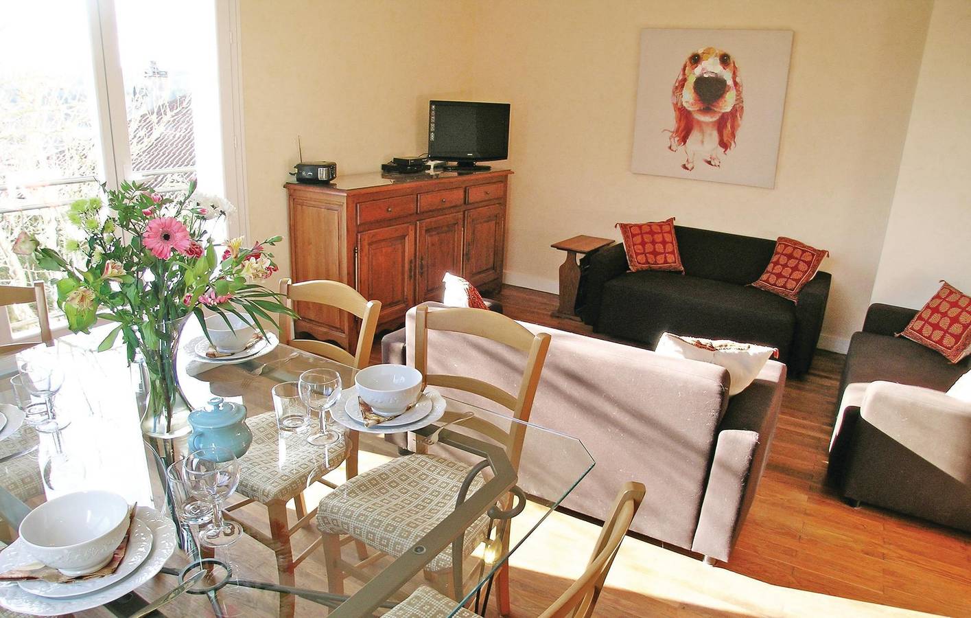 Gemütliches 2BR Apartment mit Garage, TV & WiFi, Nähe Stadt! in Peyrat-le-Château, Limoges und Umgebung