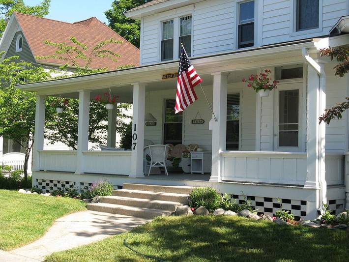 Vacation rental for 6 people, with pool and terrace in Charlevoix