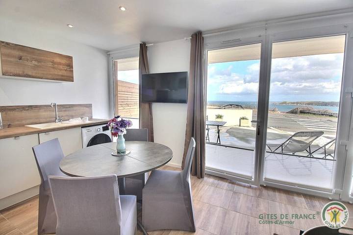 Gîte pour 2 personnes, avec Terrasse dans Plage Trestignel