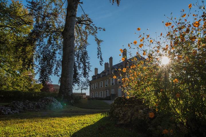 Cottage pour 5 personnes, avec jardin et piscine, animaux acceptés à Étaule