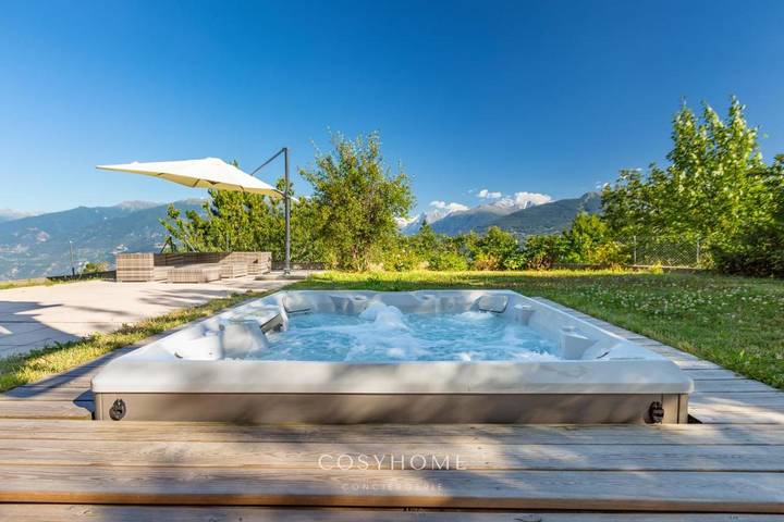 Chalet für 6 Personen, mit Balkon und Whirlpool sowie Terrasse und Garten in Savièse