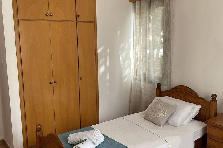 Ferienwohnung für 4 Personen, mit Pool und Garten sowie Balkon, mit Haustier in Paphos - 3