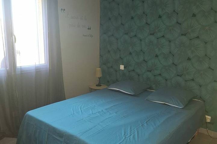 Location de vacances pour 6 personnes, avec jardin et terrasse à Villevieille - 2