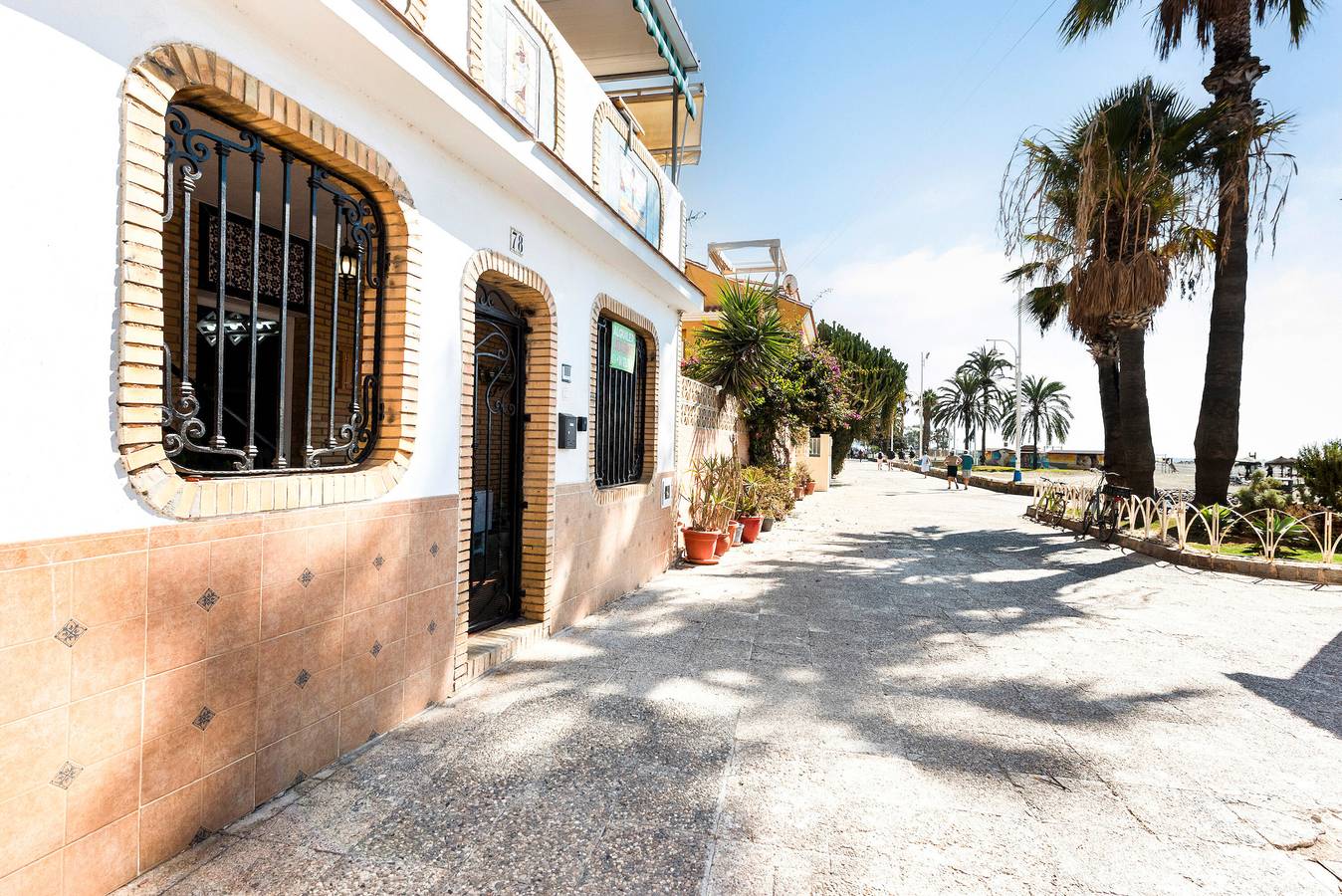 Apartamento entero, Apartamento 'Casa Playa 3 Dormitorios' con vistas al mar, Wi-Fi y aire acondicionado in Málaga (Este), Málaga