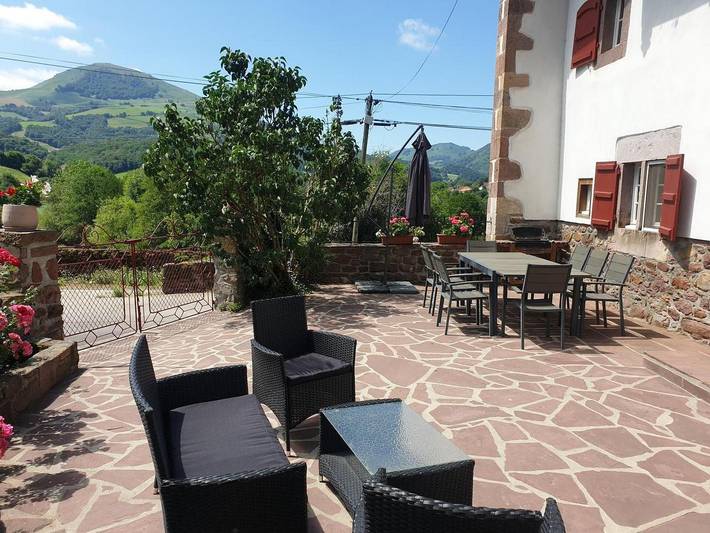 Gîte pour 8 personnes, avec jardin ainsi que jacuzzi et terrasse à Saint-Étienne-de-Baïgorry - 3