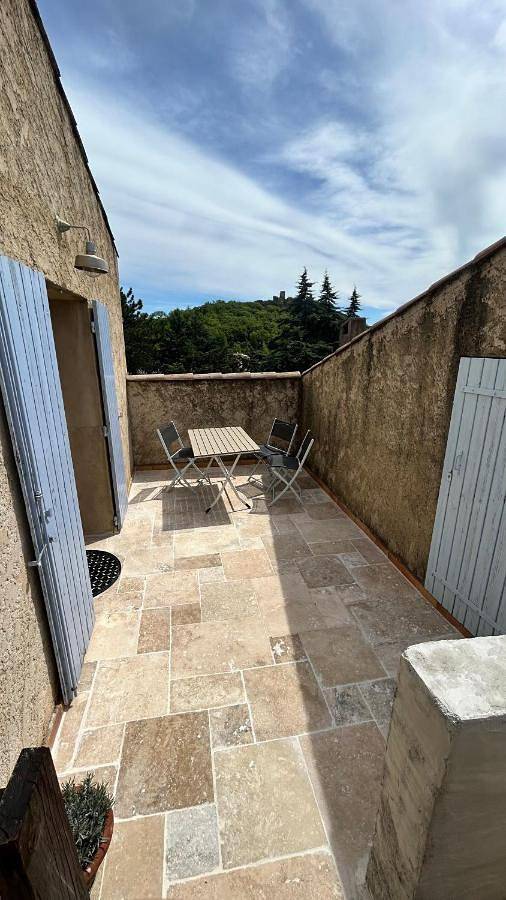 Gîte pour 4 personnes, avec piscine ainsi que vue et jardin à Manosque - 3