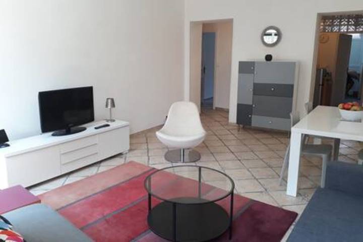 Gîte pour 4 personnes dans Bowling Acropolis Nice