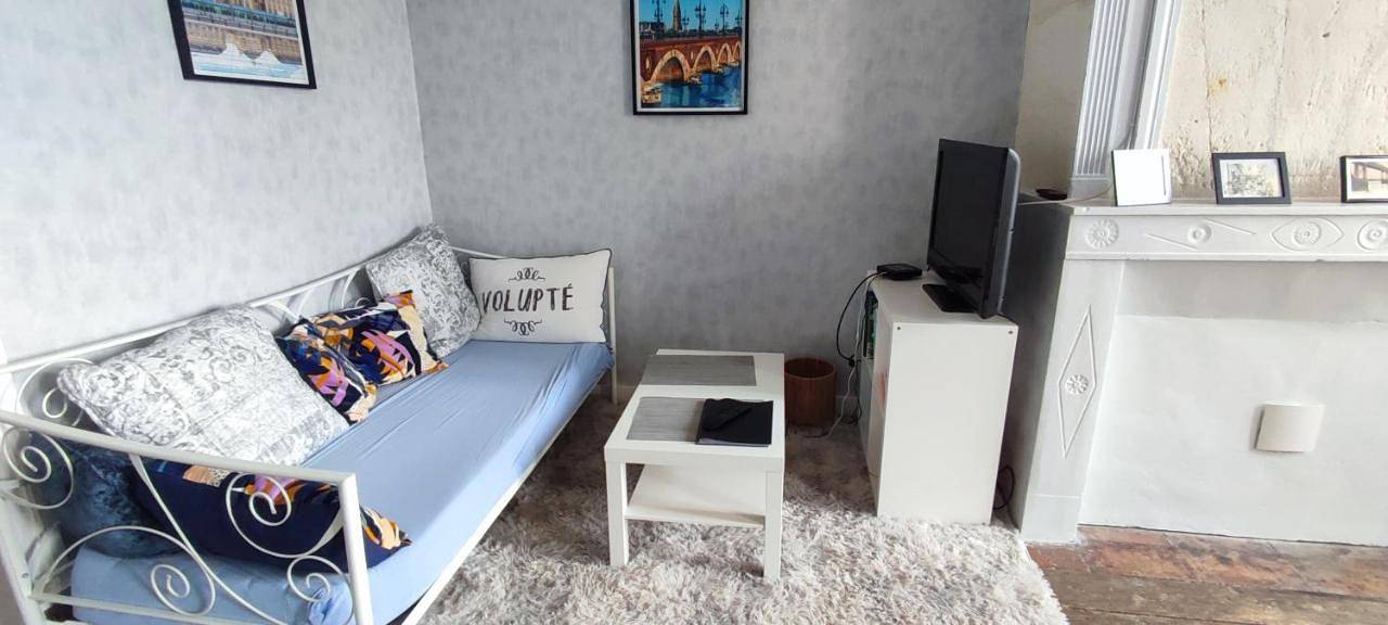 Appartement de vacances entier, Family Room in Cubzac-les-Ponts, Région de Blaye