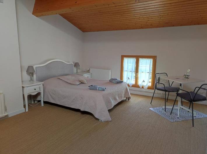 Chambre d’hôte pour 2 personnes, avec jardin et piscine dans les Deux-Sèvres - 2