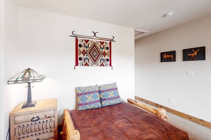 Gîte pour 6 personnes, avec balcon ainsi que piscine et jacuzzi à Granby - 3