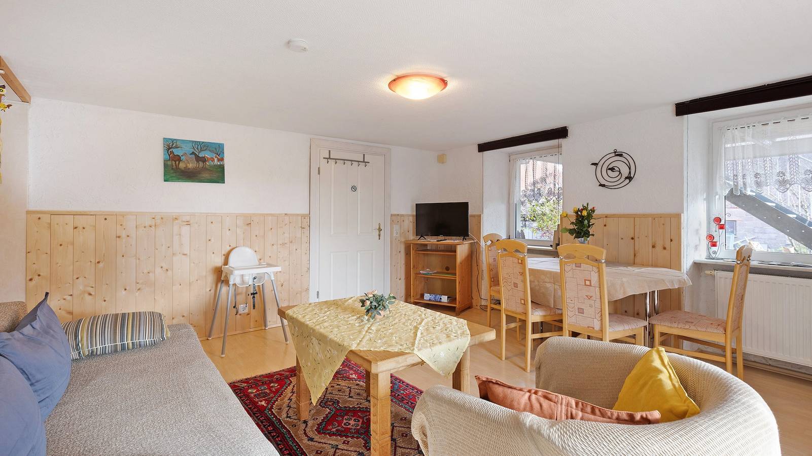 Ganze Wohnung, Ferienwohnung 1" mit privater Terrasse, Gemeinschaftsgarten und Wlan in Hüfingen, Südschwarzwald