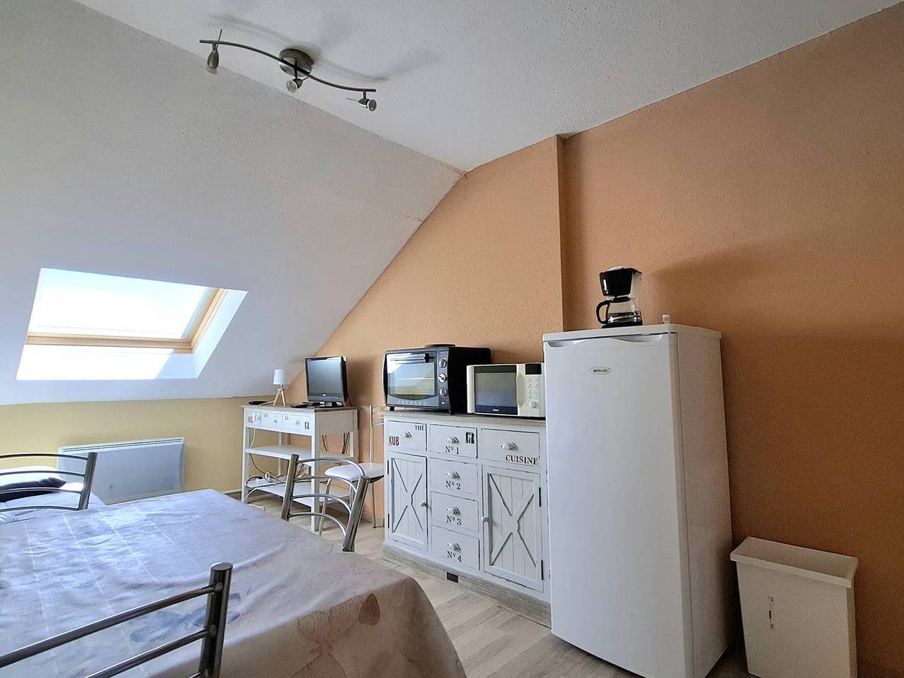 Studio entier, Studio cabine cosy pour 4 au cœur de la station in Bolquère, Parc naturel régional des Pyrénées catalanes