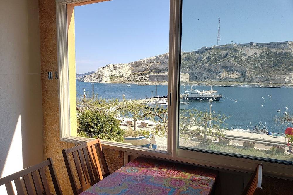Appartement entier, Studio sur l'Ile du Frioul à Marseille in Frioul archipelago, Marseille