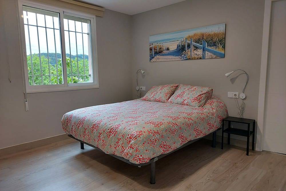 Entire apartment, Apartamento Vistas Pedrido in Paderne (Espanha), Galician Coast