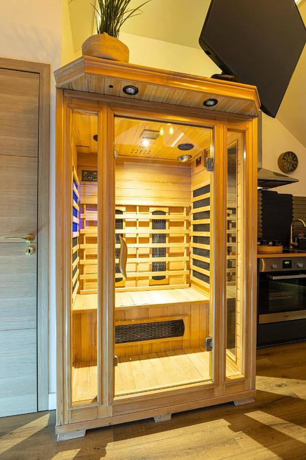 L'Intemporel Éclipse Suite Spa Privatif in Champagne-sur-Oise, Val-d'Oise