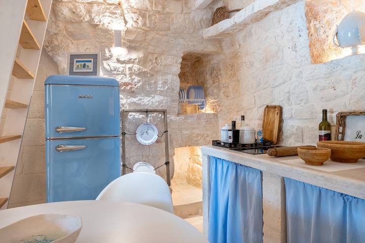 Trullo 'Alma' with Private Terrace, Wi-Fi and Air Conditioning in Ostuni, Salento