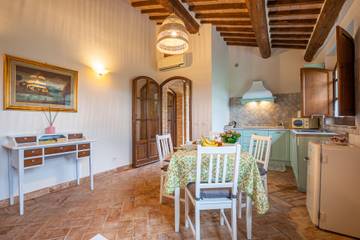 Agriturismo per 4 Persone in San Giovanni d'Asso, Montalcino, Foto 4