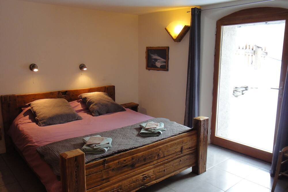 - 50 % du 28/02 au 7/03 Jolie ferme rénovée et indépendante 4 *  (6-10 pers.) in Saint-Véran, Queyras