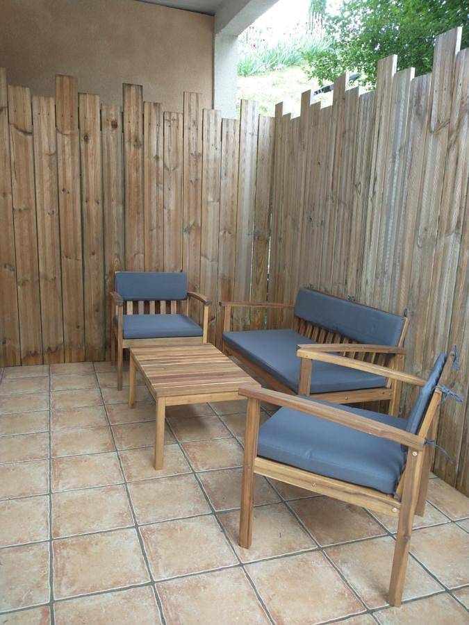 Gîte pour 2 personnes, avec piscine ainsi que jardin et vue à Gras - 2