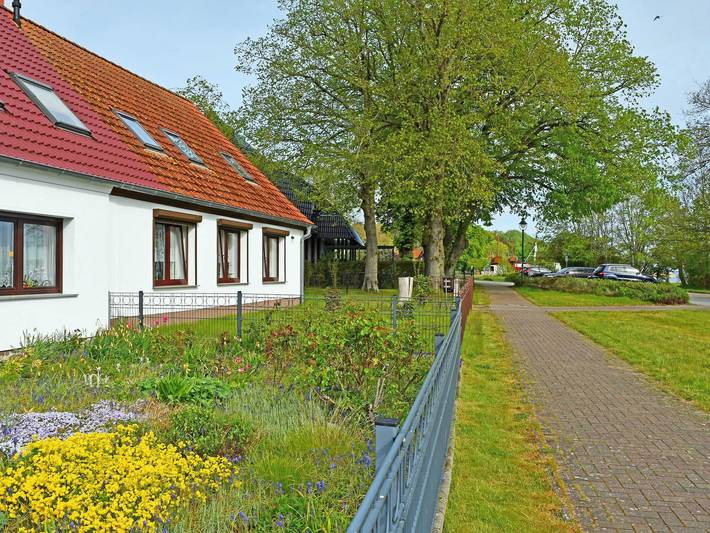 Ferienwohnung für 4 Personen, mit Terrasse und Garten in Ralswiek