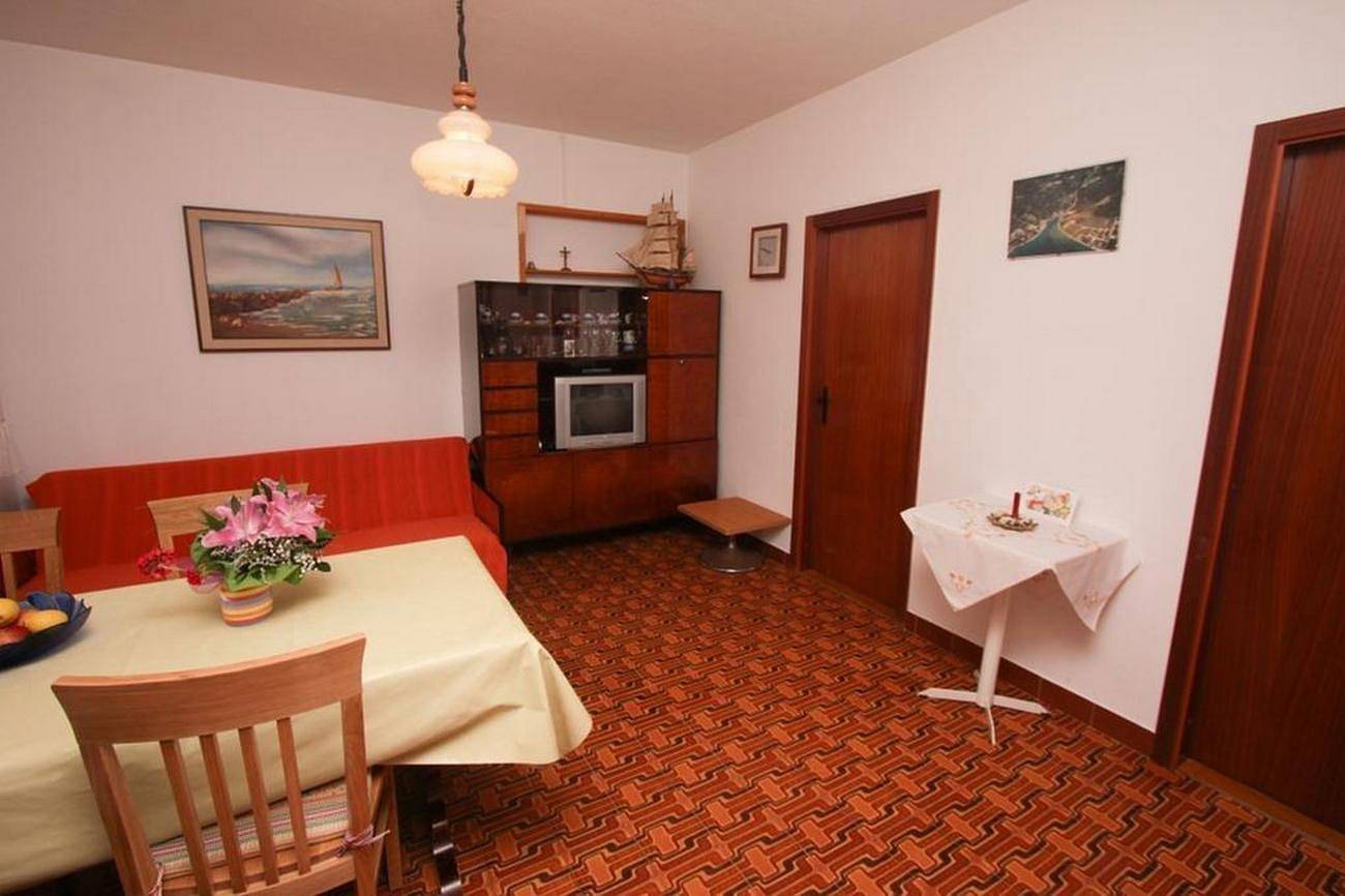 Ganze Wohnung, 2-Zimmer-Ferienwohnung am Strand Bucht Kalebova Luka, Rogoznica A-23548-a in Razanj, Šibenik-Knin