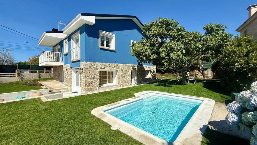 Casa rural para 11 personas, con Balcón y Terraza además de Jardín y Piscina en Sanxenxo