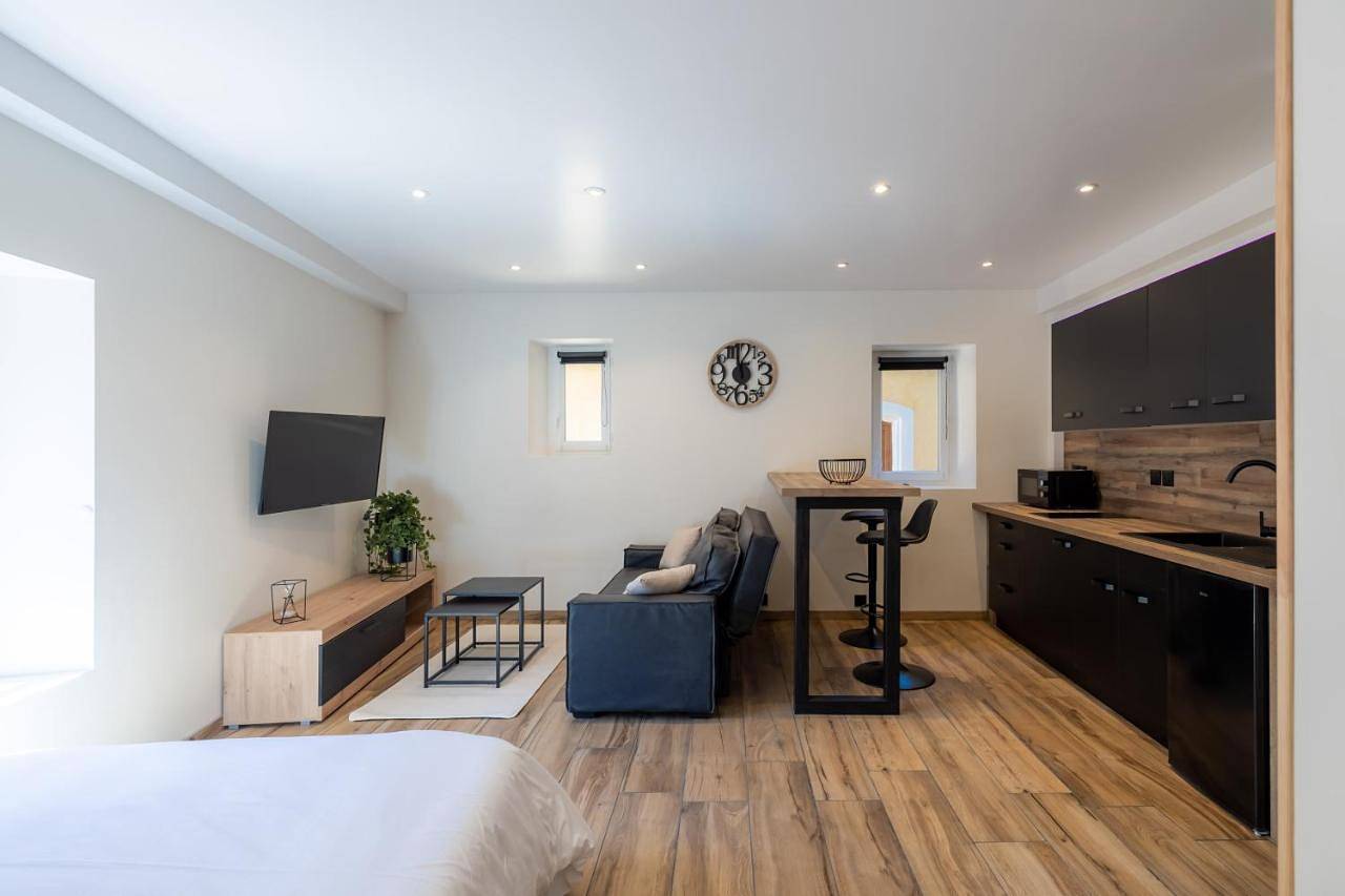 Appartement entier, Superbe Loft Balneo Hammam #5 in Embrun, Parc national des Écrins
