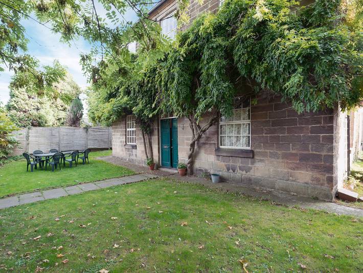 Cottage for 20 people, with garden in Belper