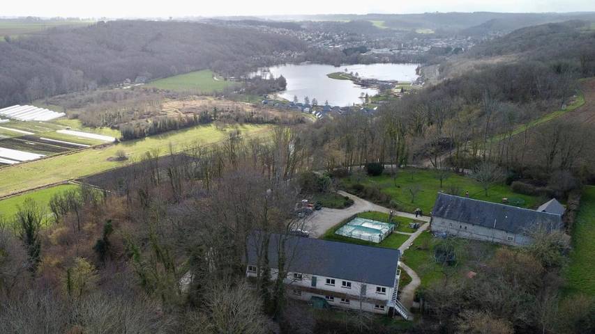 Gîte pour 4 personnes, avec vue et piscine ainsi que jardin et vue sur le lac à Vittefleur - 3