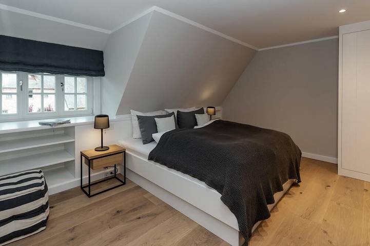 Reet-Doppelhaushälfte im klaren, modernen Stil und tollem Garten in Archsum in Sylt-Ost, Sylt (Gemeinde)