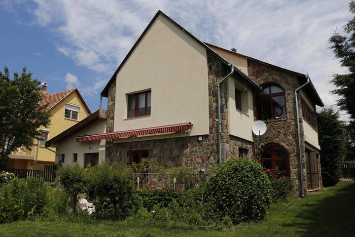 Apartament wakacyjny dla 8 osób, z Taras i Ogród oraz Widok w Szentendre