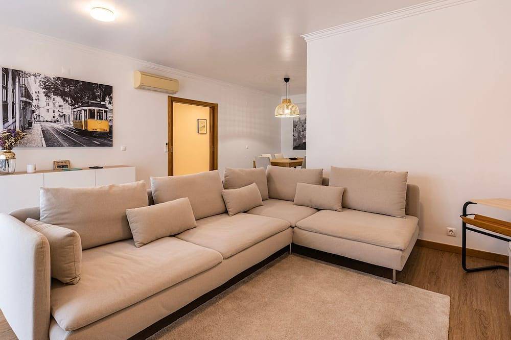 Ganze Wohnung, 3 Bedroom Oeiras Wonder W/ Balcony by Lovelystay in Costa de Lisboa