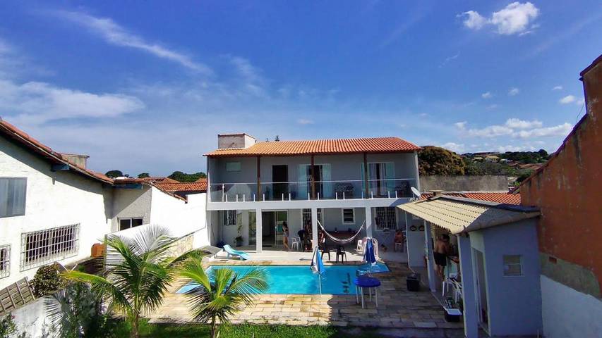 Casas e apartamentos de temporada para 8 pessoas, com jardim e piscina, com animais de estimação em Iguaba Grande