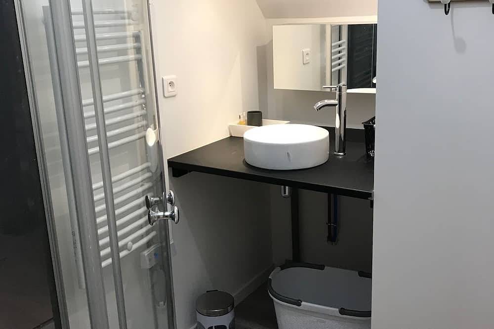 Auxerre City Centre: Casa Pequeña in Auxerre, Auxerre region