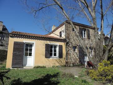 Chambre d’hôte pour 2 personnes, avec jardin en Haute-Loire