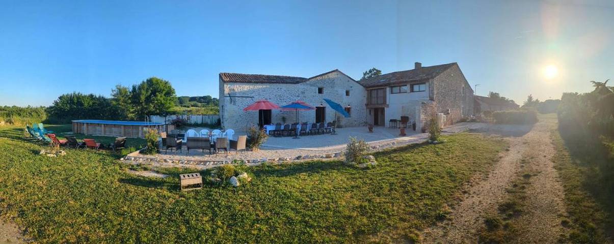 Location de vacances pour 18 personnes, avec jardin ainsi que piscine et jacuzzi, adapté aux familles à Sigoulès