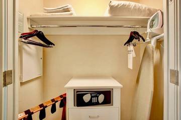 Vacation Apartment for 4 Guests in Paradise (Las Vegas), Nevada, Picture 2