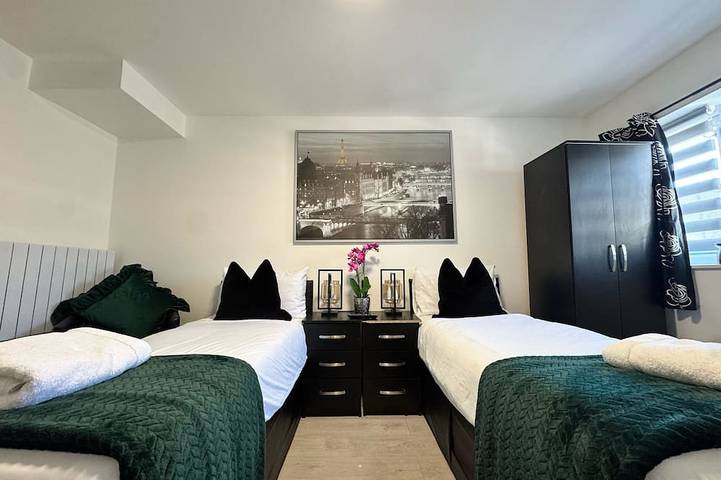 Bed and breakfast for 2 people in London