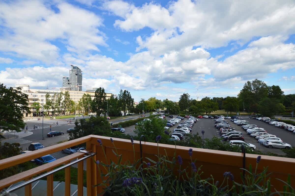 Geheel vakantieappartement, Bright Studio in Center | Close to the Beach | Balcony in Gdynia, Zatoka Gdańska